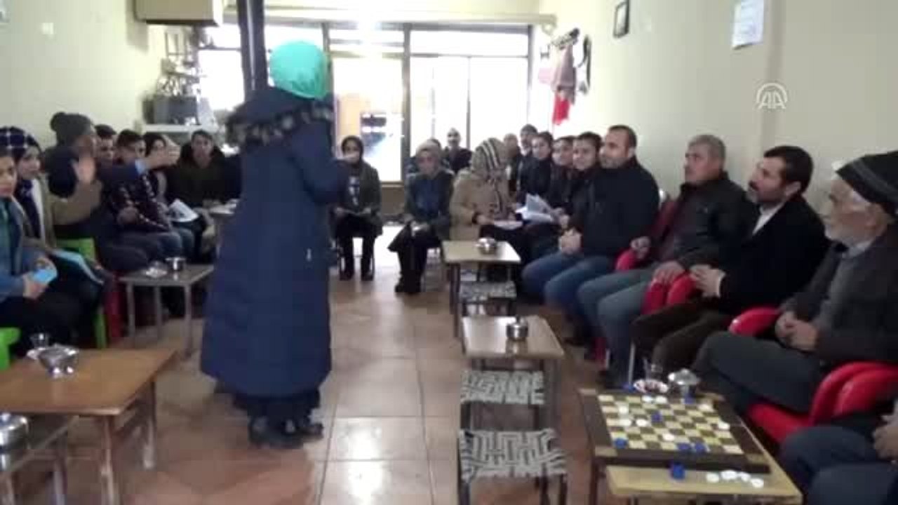 Öğrenciler, köyleri gezip 'brusella'yı anlattı