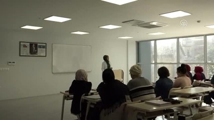 Ana kız üniversiteye hazırlanıyorlar