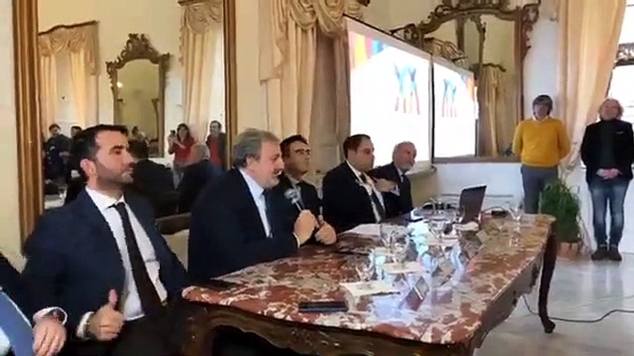 Emiliano al lavoro con tutti i sindaci del territorio sul Piano Strategico di Ta)