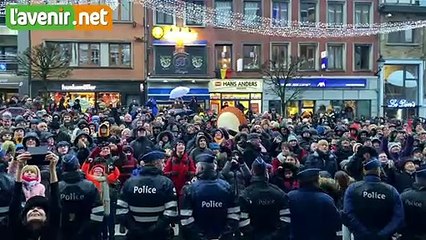 Le traditionnel jet de noix de Bastogne