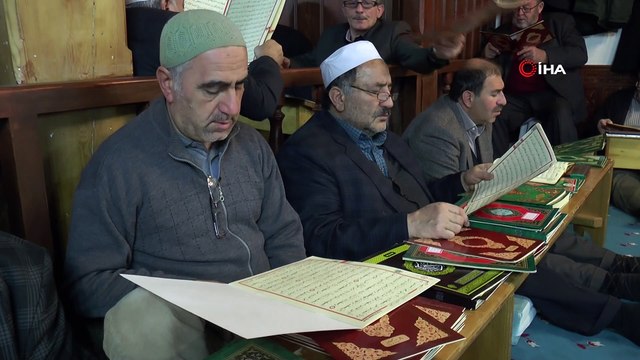 Ayaz Paşa Camii, 'Binbir Hatim' geleneğini sürdüren Erzurumlularla dolup taşıyor