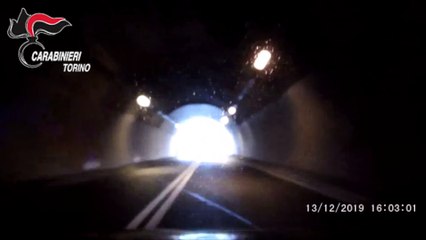 Ivrea (TO) Esce dal carcere, ruba un-auto e rischia un frontale durante l'inseguimeno (14.12.19)