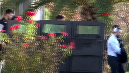 Komşularına saldıran baba ile 2 oğlu adliyeye sevk edildi