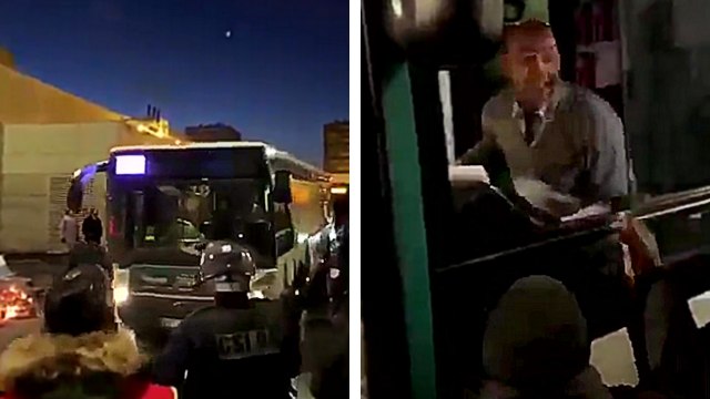 Des grévistes de la RATP insultent un chauffeur de bus qui ne fait pas grève