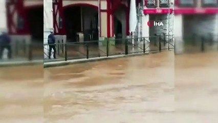 Fransa'da sel felaketi: 2 ölü, 5 yaralı