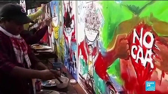 India citizenship bill: Police and protesters stand off in 5th day of clashes against anti-Muslim law