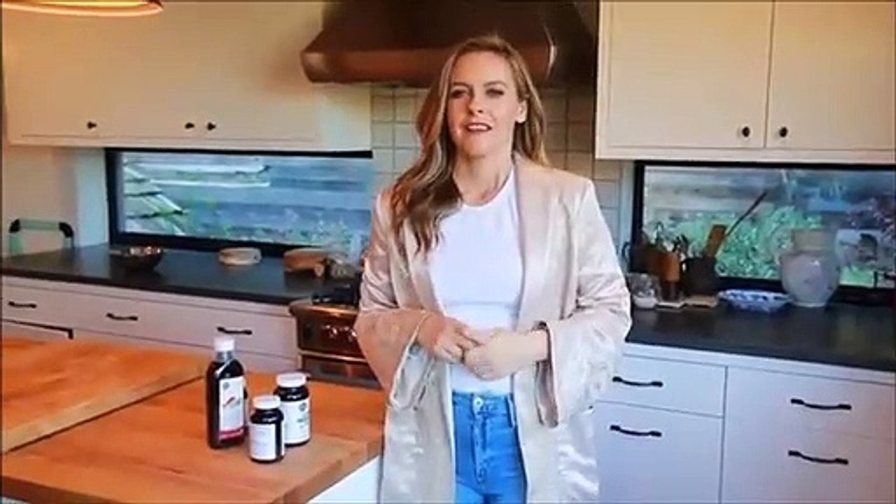 Alicia Silverstone Interview