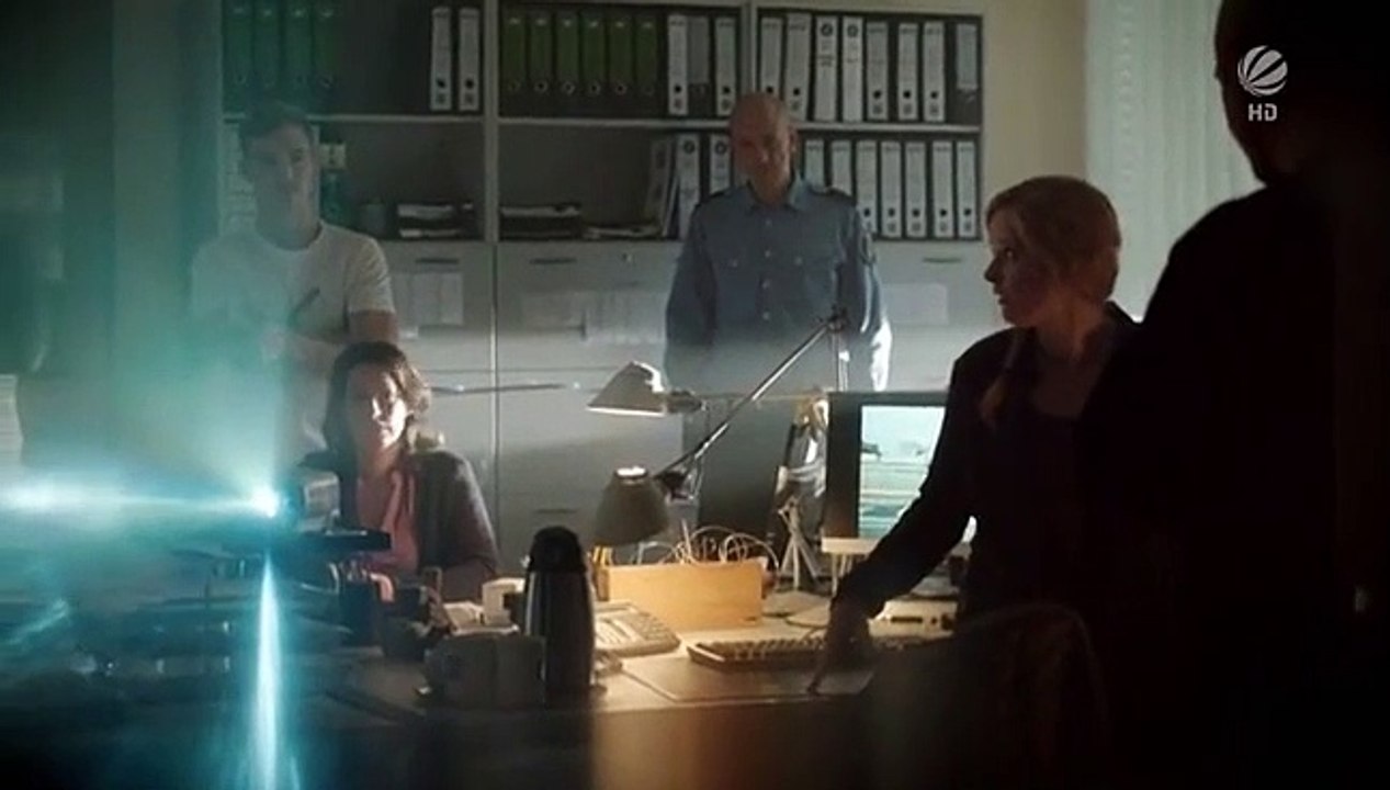 Josephine Klick – Allein unter Cops (6) Strich