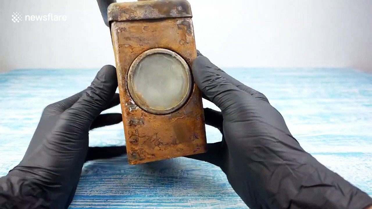 Satisfying video shows restoration of old military 80-year-old antique lamp