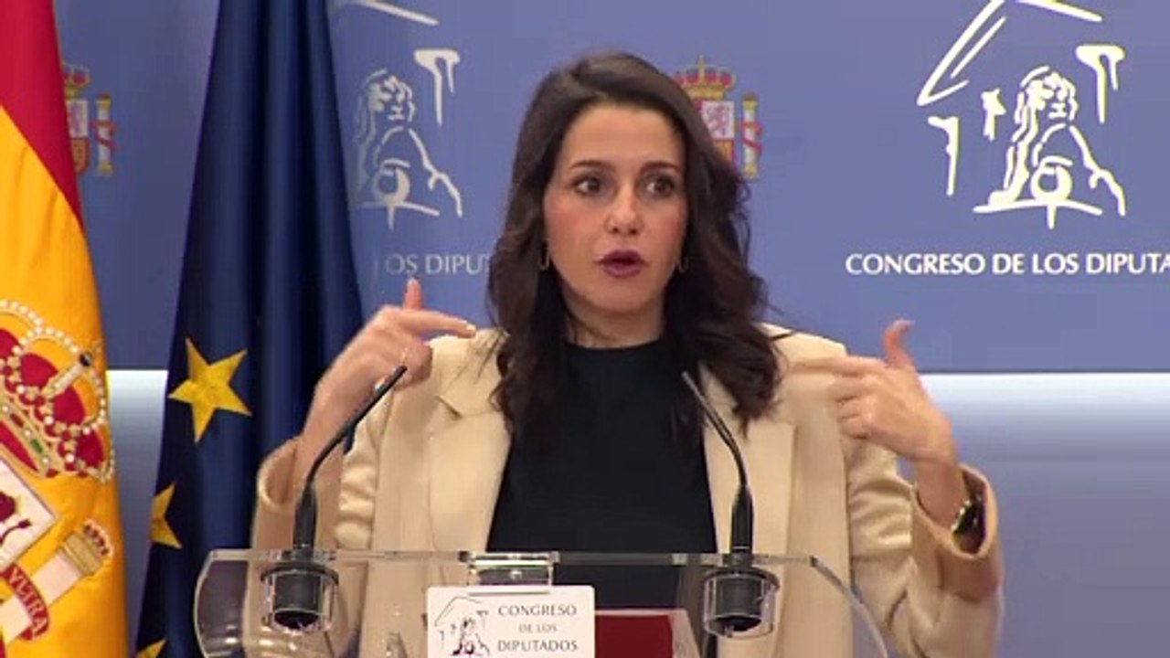 Arrimadas pide a Sánchez que "rectifique"