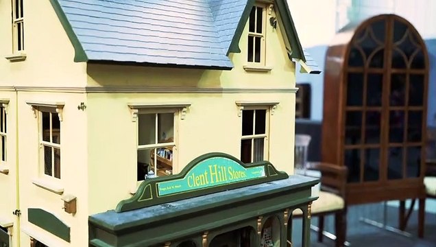 FIELDINGS AUCTIONEERS AT CHRISTMAS! Part 2