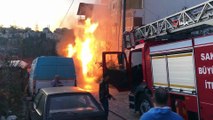 Damperi elektrik tellerine takılan kamyon alev alev yandı