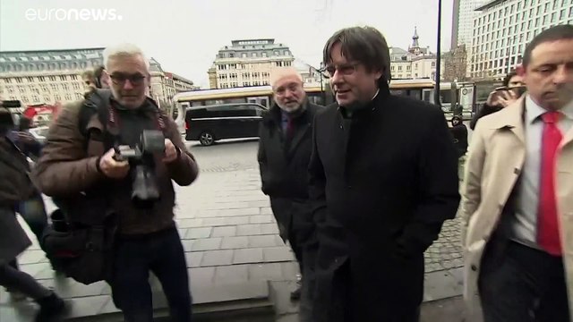 محكمة بلجيكية تؤجل البت في ملف ترحيل زعيم كاتالونيا السابق إلى إسبانيا