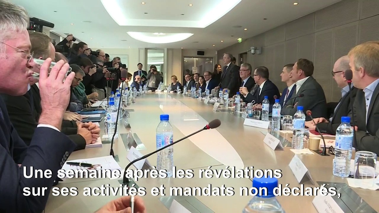 Retraites: Delevoye présente sa démission, acceptée par Macron