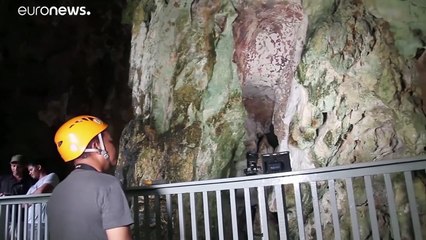 اكتشاف أقدم رسم جداري ما قبل التاريخ على شكل قصة مصورة في أحد كهوف إندونيسيا