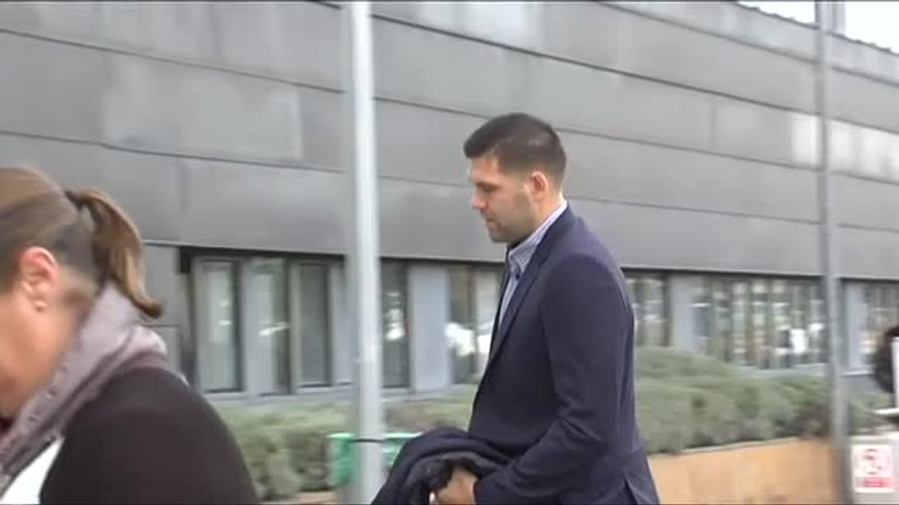 Los capitanes del Real Madrid visitan a los niños de un hospital