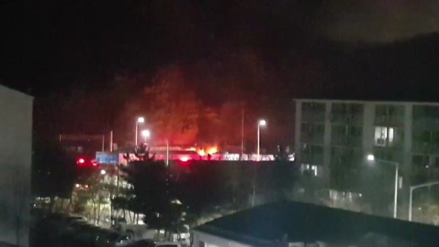 경기 안산 고물상에서 불...다친 사람 없어 / YTN