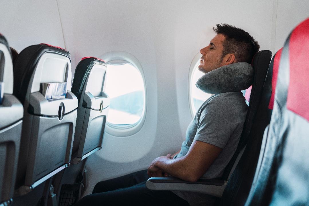 This Survey Explains What Not to Do on an Airplane