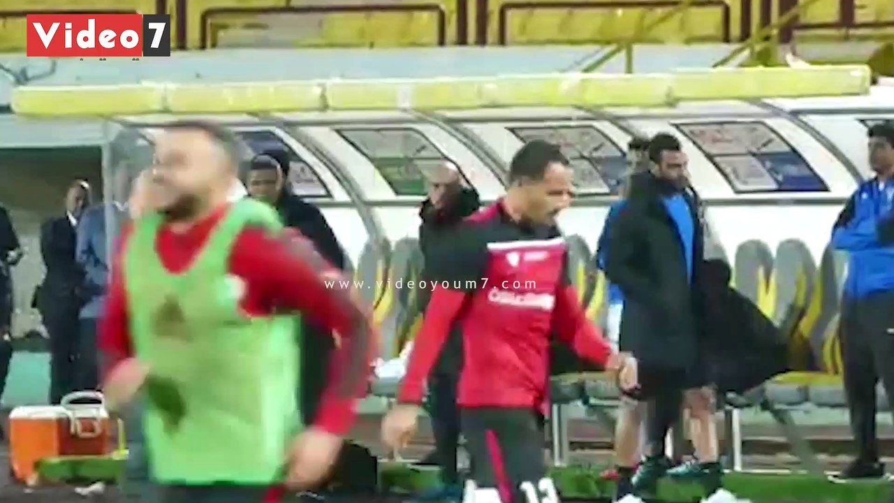 شاهد.. غضب ومشاداة محمود علاء مع لاعبي طلائع الجيش بعد الخسارة