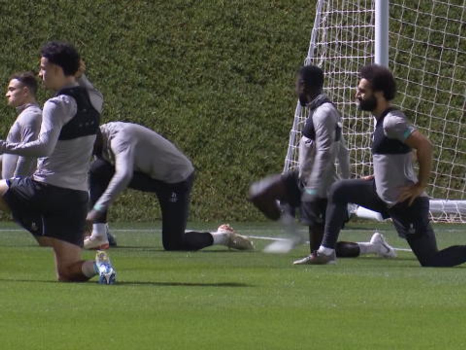 CdM Clubs - Premier entraînement de Liverpool à Doha... sans van Dijk