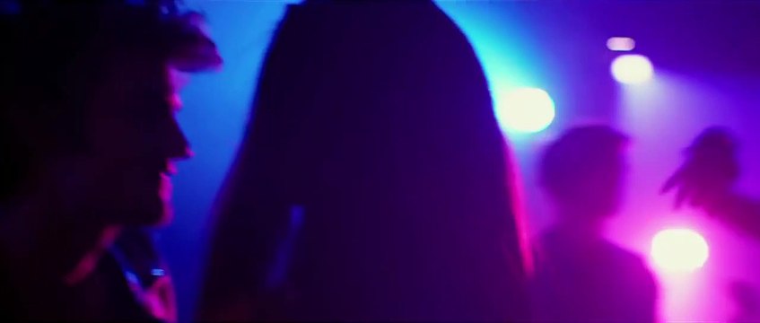 White Bird In A Blizzard Movie CLIP - Make Out (2014) - Shailene Woodley, Eva Green Movie HD