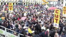 Colombianos protestan contra proyecto de reforma tributaria de Duque