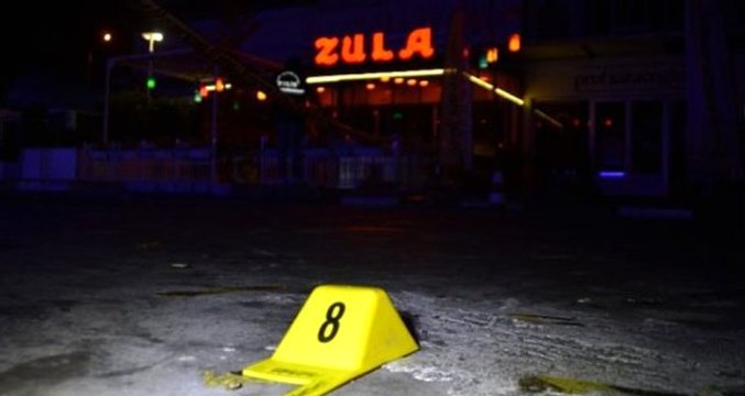 Beylikdüzü'nde eğlence mekanı sahibi ve arkadaşı kurşun yağmuruna tutuldu