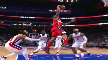 Play of the Day: Bradley Beal