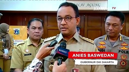 Video herunterladen: Anies Pecat Pejabat yang Beri Penghargaan pada Colosseum