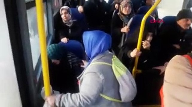 Minibüs şoförü, fenalaşan KOAH hastasını hastaneye yetiştirdi