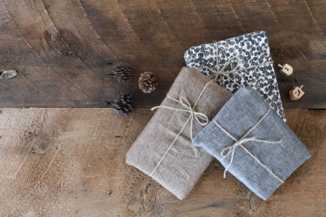 Wie kann man Geschenke originell und nachhaltig verpacken?