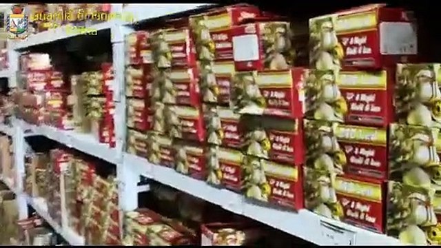 Roma - Sequestro luci di Natale cinesi (17.12.19)