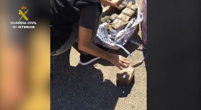 Guardia Civil detiene a cinco personas e interviene 380 kilos de hachís
