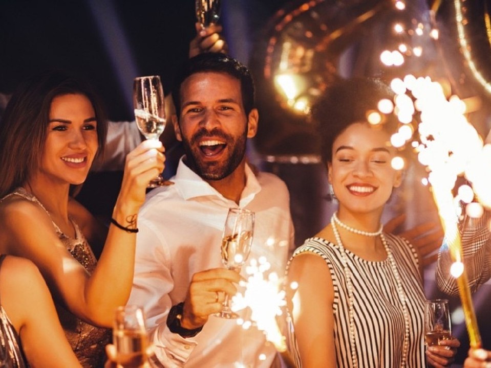 Mit diesen tipps wird ihre silvester-party zum erfolg