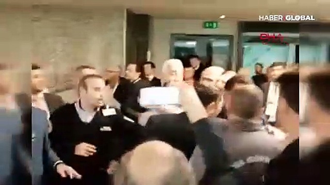 İBB'nin ulaşım çalıştayında gerginlik! Taksiciler ile UBER sürücüleri birbirine girdi