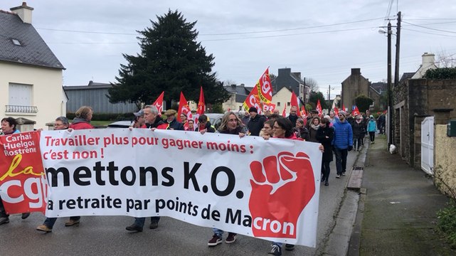 À Carhaix, plus de 500 manifestants dans les rues