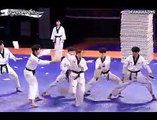 Hipnoz Etkisi Yaratan Karate Gösterisi