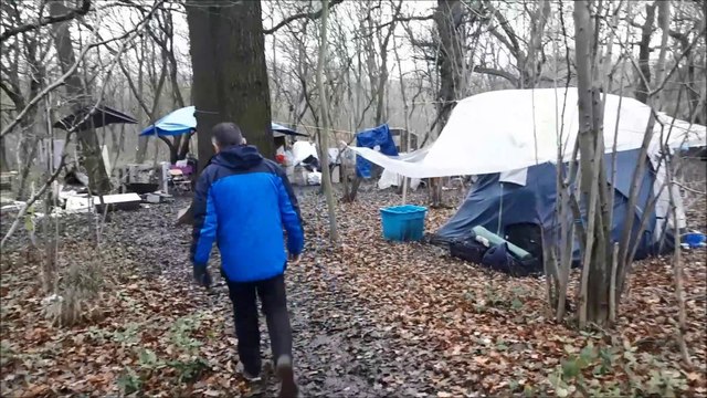 Corby - rough sleepers waiting for homeless shelter to open