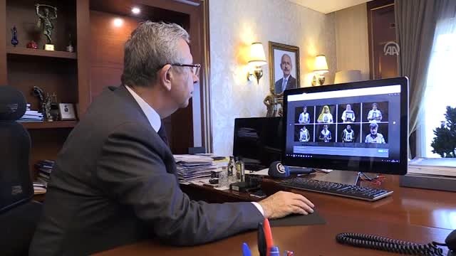 Mansur Yavaş, AA'nın Yılın Fotoğrafları oylamasına katıldı