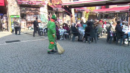 Çizmeli değil 'bereli' kedi - BURSA