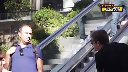 Yürüyen Merdivende Kilitlenip Kalma Şakası