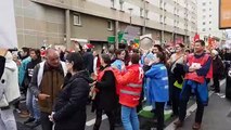 Grosse ambiance avec les hospitaliers en-tête de cortège à Chambéry