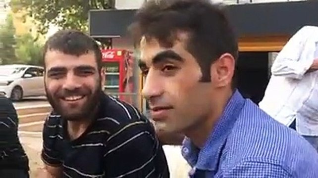 Doğuştan Engelli İrfan’ın Kırılan Tekerlekli Sandalyesi Yerine Ona Yeni Bir Sandalye Hediye Etmeleri ve İrfan’ın Görülmeye Değer Sevinci