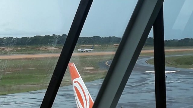 [SBEG Spotting]Boeing 737-400 PR-AJZ pousa em Manaus