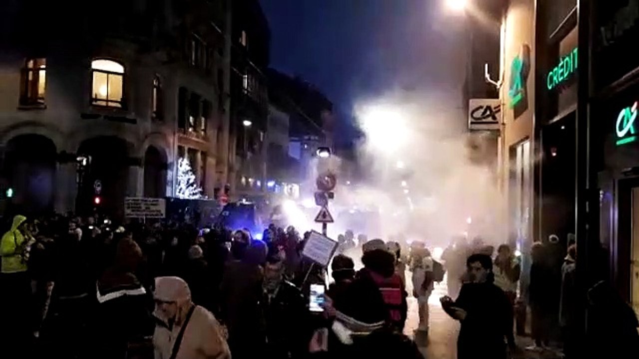 Nancy : les forces de l'ordres gazent les manifestants