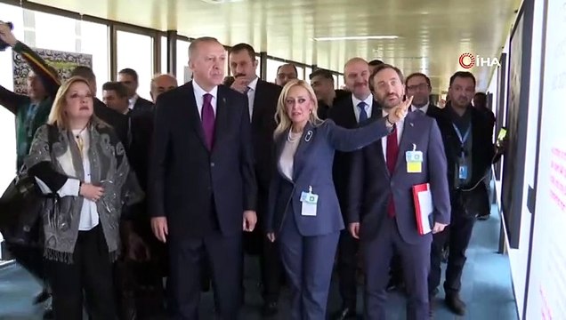 - Cumhurbaşkanı Erdoğan,'Hayat Devam Ediyor, Sanat Devam Ediyor' sergisini gezdi