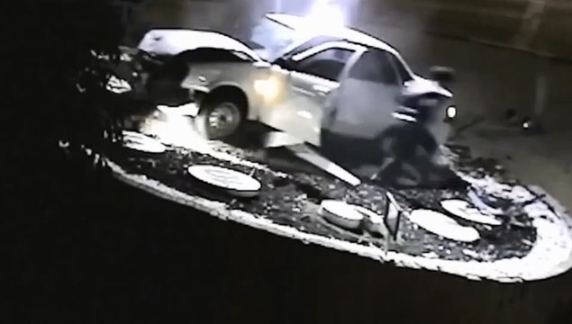 Aunque vayas muy borracho, nunca aparques así