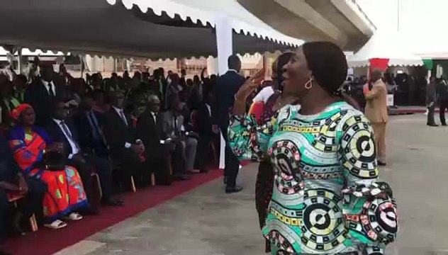 Infrastructure | La ministre Kandia Camara dja la foule à l'inauguration de l'échangeur de Treichville