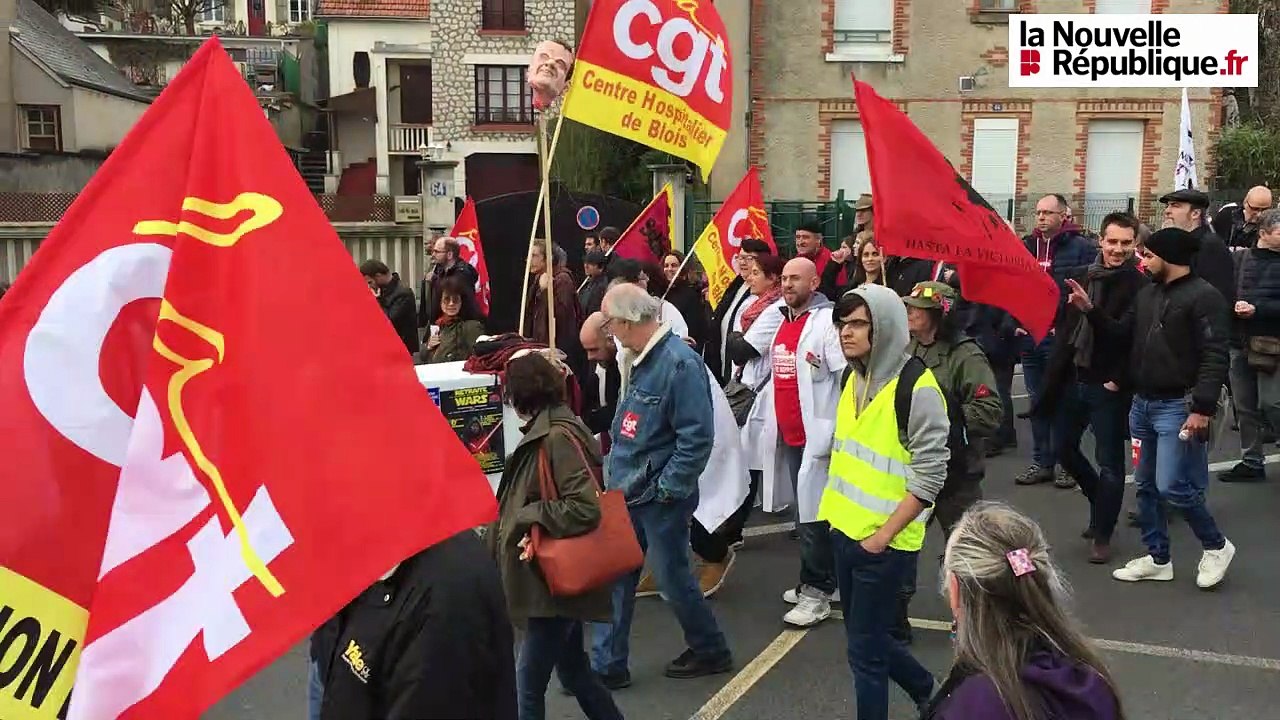 VIDEO. Quand deux cortèges aux revendications différentes se croisent à Blois