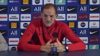 Video herunterladen: Neymar loving life at PSG - Tuchel